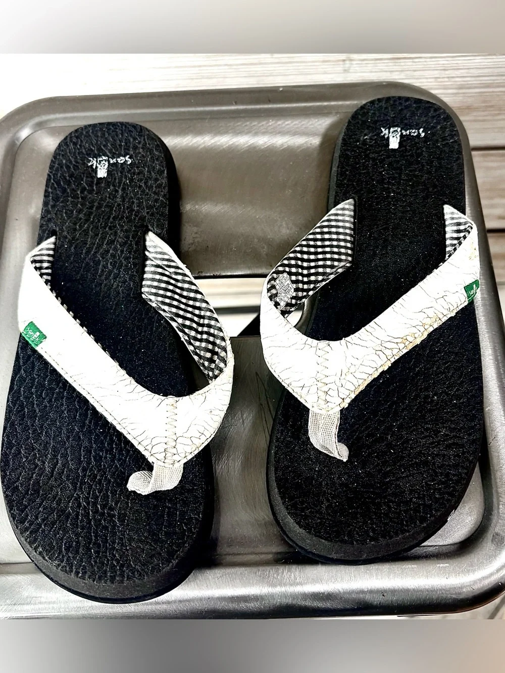 Big Kids Sanuk Yoga Mat Flip-Flops with White Cracked-Texture Straps